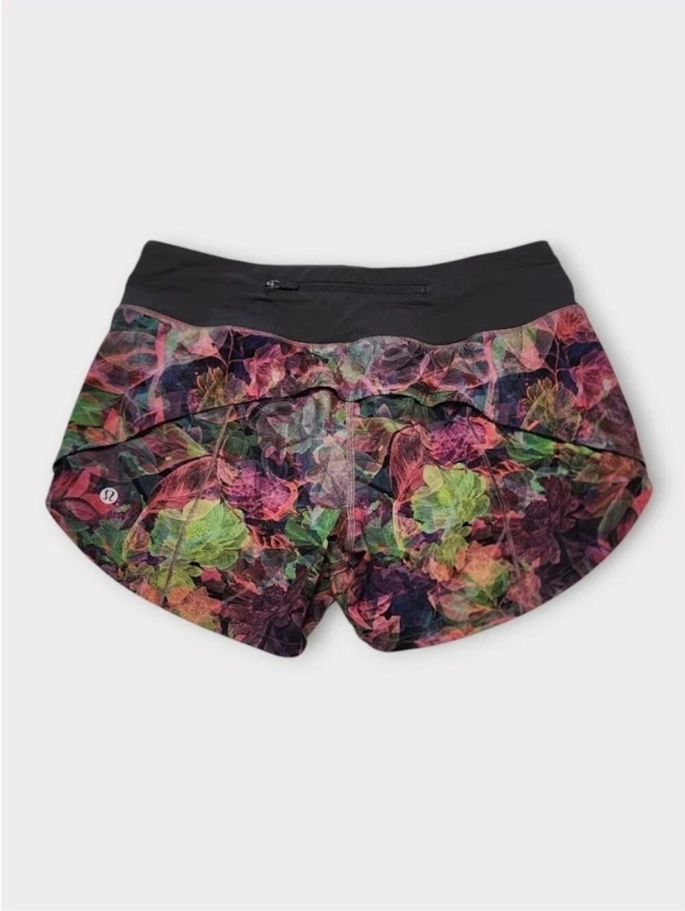 Size 6 - Lululemon Speed Up Mid-Rise Short 4"
